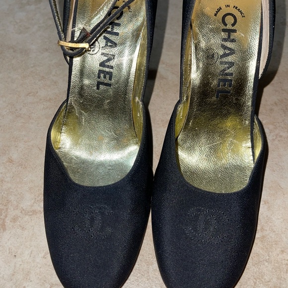 Vintage Chanel pumps - Picture 7 of 9